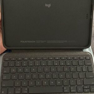 Logitech IPAD Pro 11 inch 2nd gen Keyboard Case - Gray